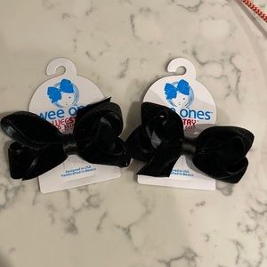 Wee ones velvet black bow clip